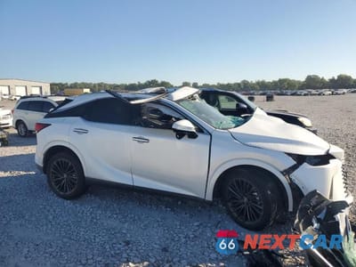 Czwarte zdjęcie samochodu z boku: 2025 LEXUS RX 350H BASE VIN:2T2BBMCA2SC068030 - miniatura