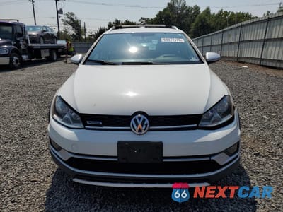 Piąte zdjęcie samochodu w środku: 2017 VOLKSWAGEN GOLF ALLTRACK S VIN:3VWH17AU8HM530894 - miniatura