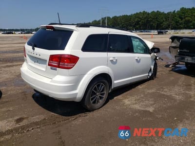 Trzecie zdjęcie samochodu z tyłu: 2018 DODGE JOURNEY SE VIN:3C4PDCABXJT535667 - miniatura