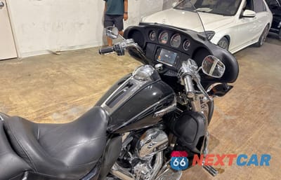 Piąte zdjęcie samochodu w środku: 2014 HARLEY-DAVIDSON FLHTCUTG TRI GLIDE ULTRA VIN:1HD1MAL19EB860489 - miniatura