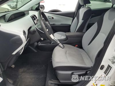 Zdjęcie 7 z 14 samochodu: 2018 TOYOTA PRIUS VIN:JTDKARFU0J3061997 - miniatura