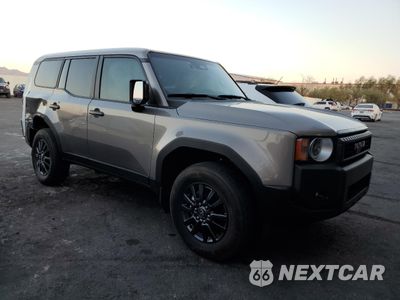 Czwarte zdjęcie samochodu z boku: 2025 TOYOTA LAND CRUISER BASE VIN:JTEABFAJ9SK020503 - miniatura