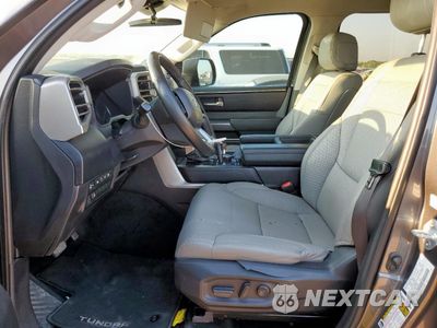Zdjęcie 7 z 14 samochodu: 2024 TOYOTA TUNDRA CREWMAX SR VIN:5TFLA5DB8RX131104 - miniatura