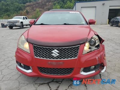 Piąte zdjęcie samochodu w środku: 2011 SUZUKI KIZASHI SPORT GTS VIN:JS2RF9A65B6110447 - miniatura
