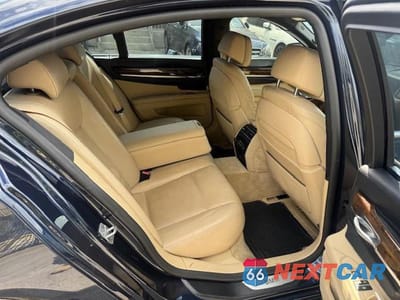 Zdjęcie 11 z 15 samochodu: 2015 BMW 750 XI VIN:WBAYB6C5XFD965910 - miniatura