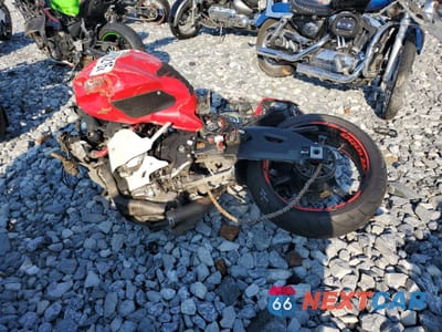 Trzecie zdjęcie samochodu z tyłu: 2006 SUZUKI GSX-R600 K6 VIN:JS1GN7DA462100847 - miniatura