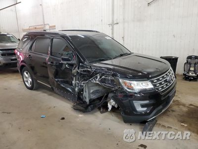Czwarte zdjęcie samochodu z boku: 2017 FORD EXPLORER XLT VIN:1FM5K8D8XHGB33510 - miniatura