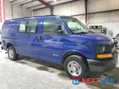 Czwarte zdjęcie samochodu z boku: 2004 CHEVROLET EXPRESS G2500 VIN:1GCGG25V241152601 - miniatura