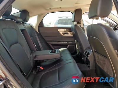 Zdjęcie 10 z 12 samochodu: 2016 JAGUAR XF PRESTIGE VIN:SAJBK4BV0GCY12752 - miniatura