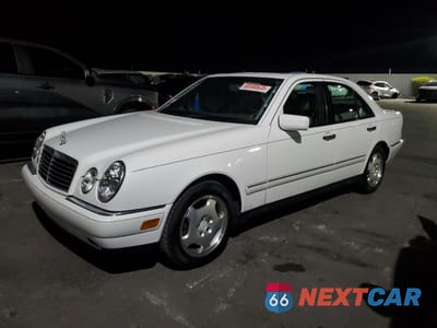 1997 MERCEDES-BENZ E 420 WDBJF72F2VA257190 - główne zdjęcie licytacji z USA - miniatura