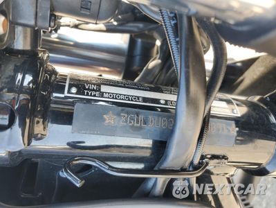 Zdjęcie 8 z 9 samochodu: 2019 MOTO GUZZI V7 III STO VIN:ZGULDU021KM000091 - miniatura