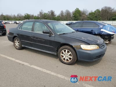 Czwarte zdjęcie samochodu z boku: 2002 HONDA ACCORD EX VIN:1HGCG66852A166697 - miniatura