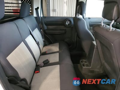 Zdjęcie 11 z 13 samochodu: 2010 DODGE NITRO SE VIN:1D4PU2GK5AW143176 - miniatura