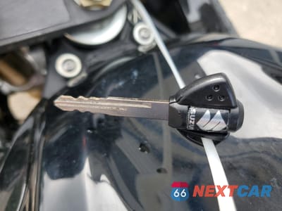 Zdjęcie 8 z 10 samochodu: 2013 SUZUKI GSX-R750 VIN:JS1GR7MA5D2102561 - miniatura