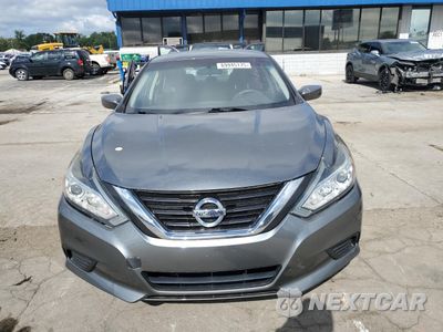Piąte zdjęcie samochodu w środku: 2017 NISSAN ALTIMA 2.5 VIN:1N4AL3AP6HN348379 - miniatura