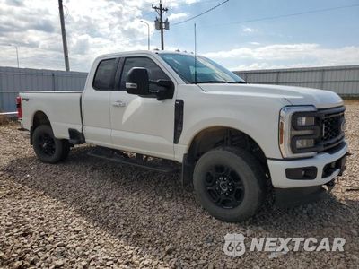 Czwarte zdjęcie samochodu z boku: 2024 FORD F350 SUPER DUTY VIN:1FT8X3BN2REC38246 - miniatura