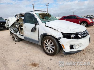 Czwarte zdjęcie samochodu z boku: 2017 VOLKSWAGEN TIGUAN WOLFSBURG VIN:WVGRV7AX4HK005713 - miniatura