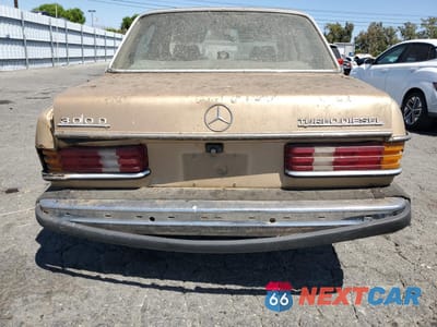 Zdjęcie 6 z 13 samochodu: 1984 MERCEDES-BENZ 300 DT VIN:WDBAB33A1EA068120 - miniatura