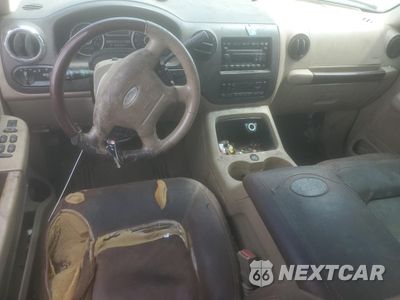 Zdjęcie 8 z 15 samochodu: 2005 FORD EXPEDITION EDDIE BAUER VIN:1FMFU17565LB07321 - miniatura