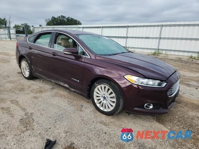 Czwarte zdjęcie samochodu z boku: 2013 FORD FUSION SE HYBRID VIN:3FA6P0LU6DR233428 - miniatura