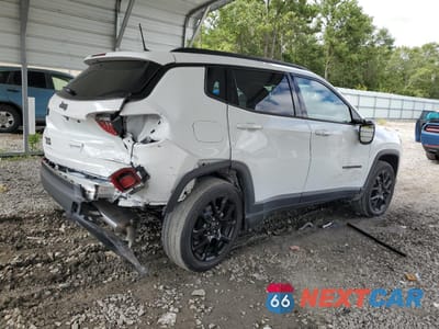 Trzecie zdjęcie samochodu z tyłu: 2025 JEEP COMPASS LATITUDE VIN:3C4NJDBN2ST553547 - miniatura