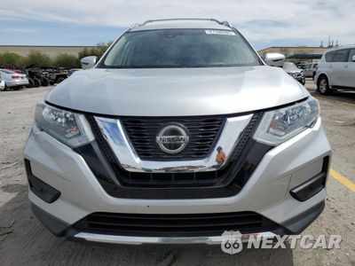 Piąte zdjęcie samochodu w środku: 2019 NISSAN ROGUE S VIN:5N1AT2MT4KC845071 - miniatura