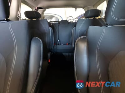 Zdjęcie 10 z 14 samochodu: 2023 CHRYSLER VOYAGER LX VIN:2C4RC1CG5PR606181 - miniatura