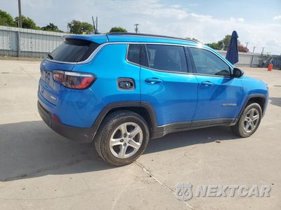 Trzecie zdjęcie samochodu z tyłu: 2024 JEEP COMPASS LATITUDE VIN:3C4NJDBN4RT586706 - miniatura