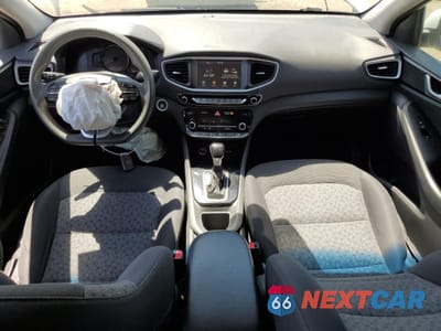 Zdjęcie 8 z 12 samochodu: 2017 HYUNDAI IONIQ BLUE VIN:KMHC65LC8HU050496 - miniatura