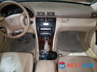 Zdjęcie 8 z 12 samochodu: 2001 MERCEDES-BENZ C 240 VIN:WDBRF61J11F088795 - miniatura