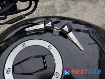 Zdjęcie 8 z 9 samochodu: 2018 KAWASAKI ZR900 R VIN:JKAZR2C19JA003191 - miniatura