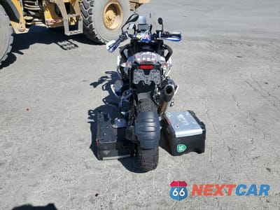 Czwarte zdjęcie samochodu z boku: 2019 BMW R 1250 GS VIN:WB10J9301KZH98777 - miniatura