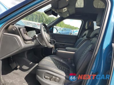 Zdjęcie 7 z 16 samochodu: 2025 RIVIAN R1S ADVENTURE VIN:7PDSGBBA6SN054424 - miniatura