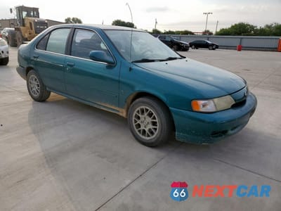 Czwarte zdjęcie samochodu z boku: 1999 NISSAN SENTRA BASE VIN:1N4AB41D4XC717507 - miniatura