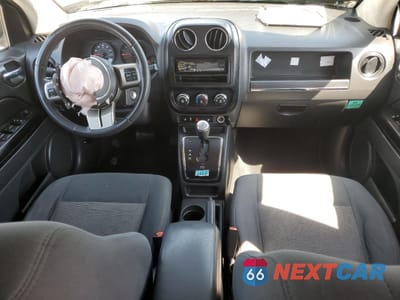Zdjęcie 8 z 14 samochodu: 2011 JEEP COMPASS SPORT VIN:1J4NT1FB7BD224271 - miniatura