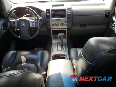 Zdjęcie 8 z 13 samochodu: 2006 NISSAN PATHFINDER LE VIN:5N1AR18W46C636304 - miniatura