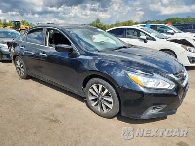 Czwarte zdjęcie samochodu z boku: 2017 NISSAN ALTIMA 2.5 VIN:1N4AL3AP7HC222835 - miniatura