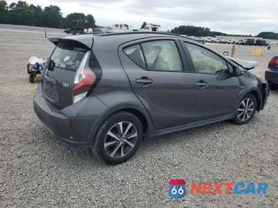 Trzecie zdjęcie samochodu z tyłu: 2018 TOYOTA PRIUS C VIN:JTDKDTB37J1614531 - miniatura