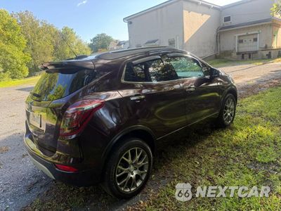 Czwarte zdjęcie samochodu z boku: 2018 BUICK ENCORE SPORT TOURING VIN:KL4CJ2SB1JB656857 - miniatura