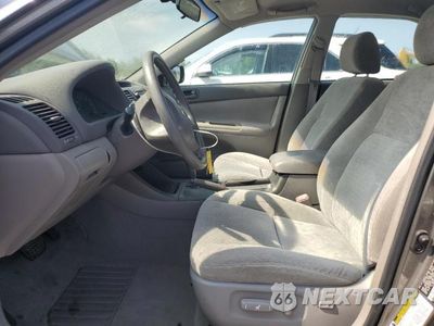 Zdjęcie 7 z 12 samochodu: 2004 TOYOTA CAMRY LE VIN:4T1BE32K34U873536 - miniatura