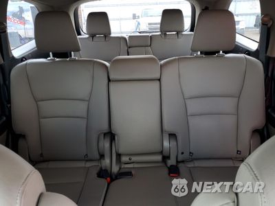 Zdjęcie 10 z 14 samochodu: 2019 HONDA PILOT TOURING VIN:5FNYF6H95KB002001 - miniatura