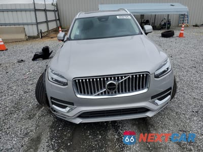 Piąte zdjęcie samochodu w środku: 2024 VOLVO XC90 PLUS VIN:YV4L12PE8R1236164 - miniatura