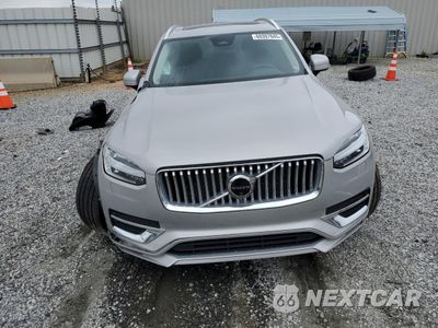 Piąte zdjęcie samochodu w środku: 2024 VOLVO XC90 PLUS VIN:YV4L12PE8R1236164 - miniatura