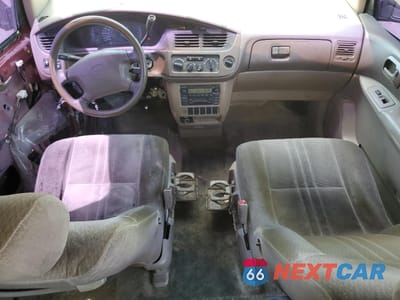 Zdjęcie 8 z 16 samochodu: 2002 TOYOTA SIENNA CE VIN:4T3ZF19C42U473486 - miniatura