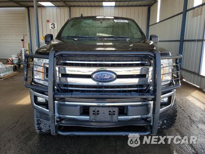 Piąte zdjęcie samochodu w środku: 2019 FORD F150 SUPERCREW VIN:1FTEW1E42KFC79926 - miniatura