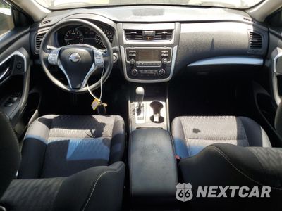 Zdjęcie 8 z 13 samochodu: 2017 NISSAN ALTIMA 2.5 VIN:1N4AL3AP3HN361963 - miniatura