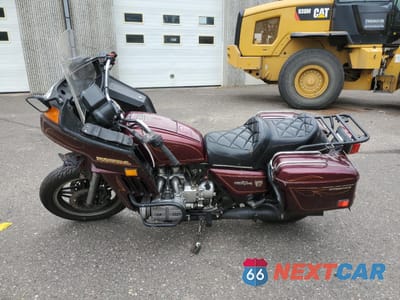 Trzecie zdjęcie samochodu z tyłu: 1982 HONDA GL1100 I VIN:1HFSC0216CA216414 - miniatura