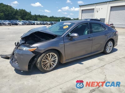 2020 TOYOTA CAMRY XLE 4T1F31AK2LU016720 - główne zdjęcie licytacji z USA - miniatura