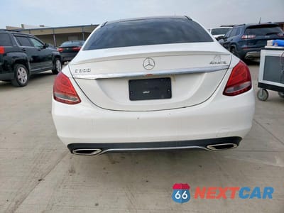 Zdjęcie 6 z 12 samochodu: 2016 MERCEDES-BENZ C 300 4MATIC VIN:55SWF4KB5GU167625 - miniatura