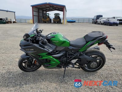 Trzecie zdjęcie samochodu z tyłu: 2023 KAWASAKI ZX1002 R VIN:JKBZXVR11PA002104 - miniatura